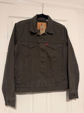 Brand New Levi's Olive Green Women’s Lightweight Trucker Jacketqe